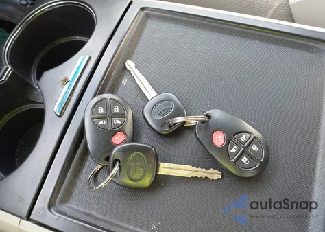 2017 Toyota Sienna Le 8 Passenger from USA, damaged, VIN 5TDKZ3DC3HS833935